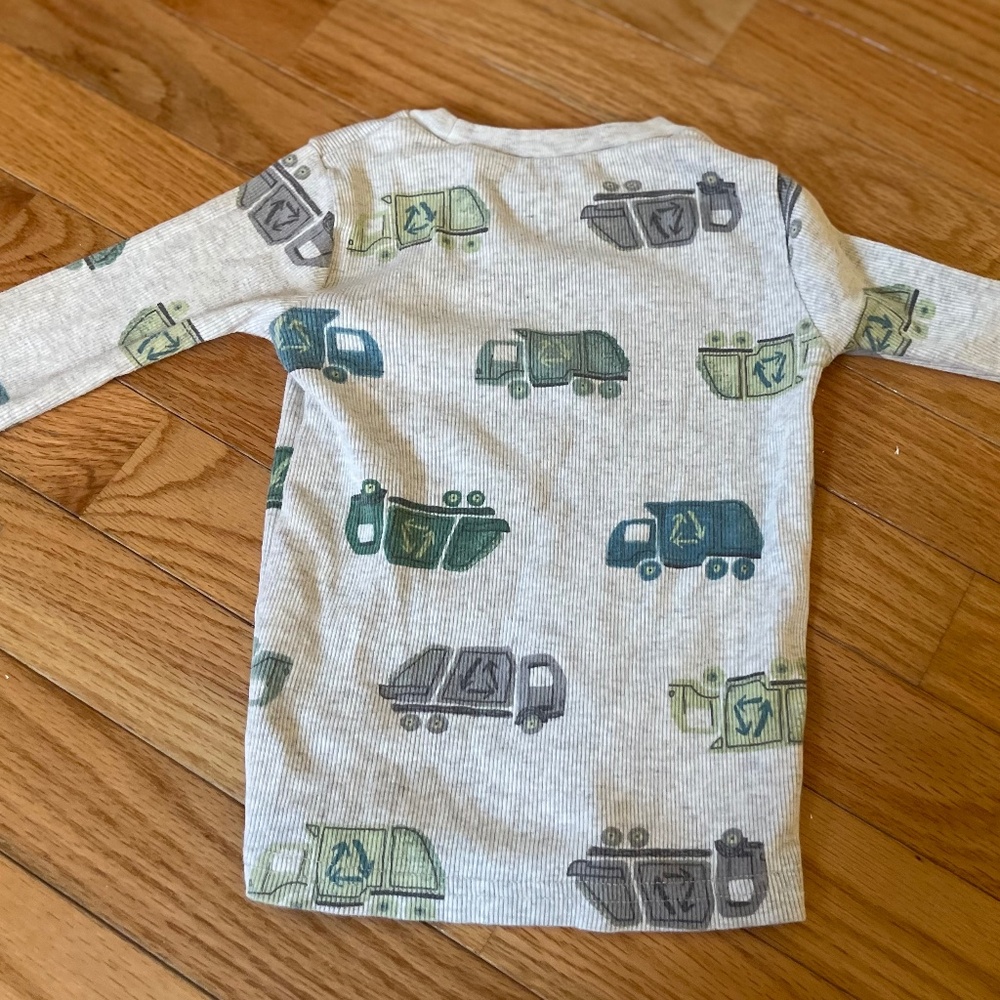 Toddler Garbage Truck PJs (2T) 🚛💤⭐️ - Picture 3 of 7
